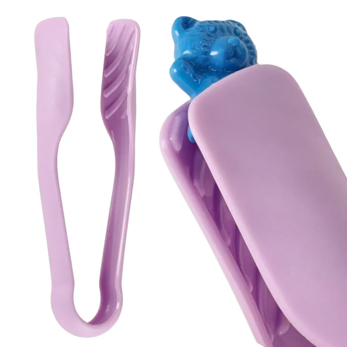 układanie misiów według kolorów w silikonowych kubeczkach