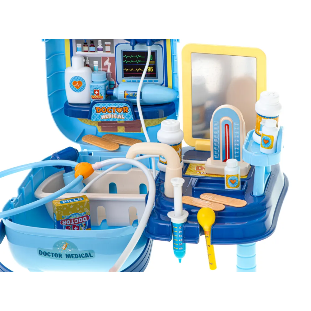 złożony stolik do zabawy jako miniaturowy gabinet lekarski