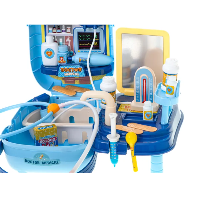 złożony stolik do zabawy jako miniaturowy gabinet lekarski