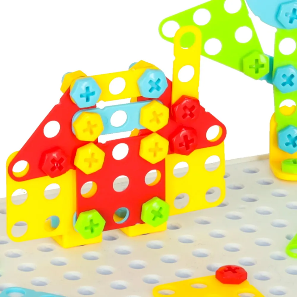 poręczna walizka z wkrętarką i śrubami w środku