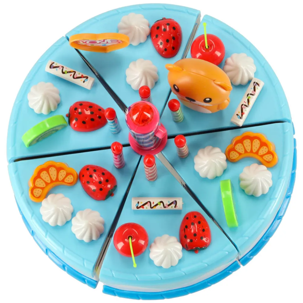 akcesoria z zestawu: talerzyki, kubeczki i sztućce