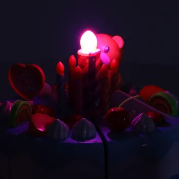 tort do zabawy kuchennej w odcieniach niebieskiego