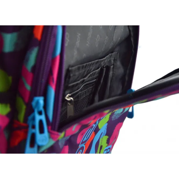 Wyściełana rączka ułatwiająca noszenie plecaka