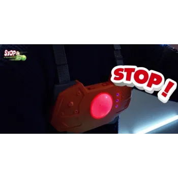 Dzieci grające w STOP&GO podczas ekscytującego wyścigu