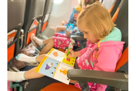 Zabawki dla dzieci w podróży - praktyczny przewodnik dla rodziców